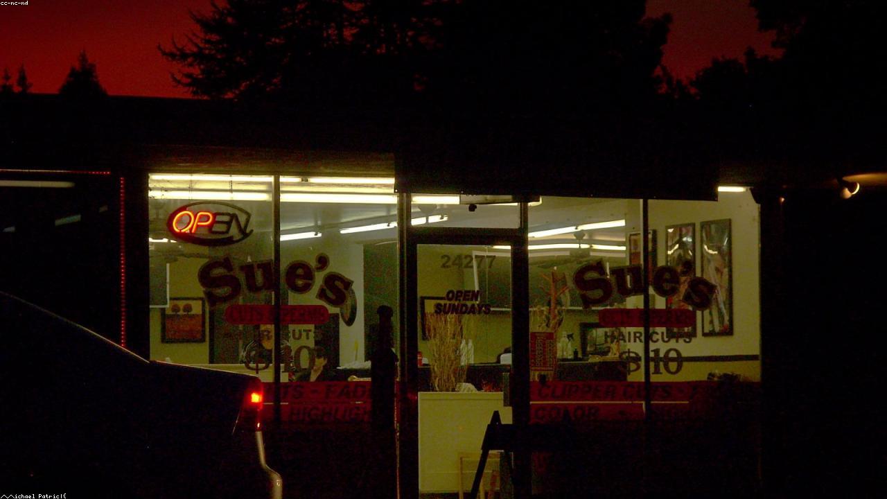 Vitrine de pharmacie sécurisée avec film anti-effraction